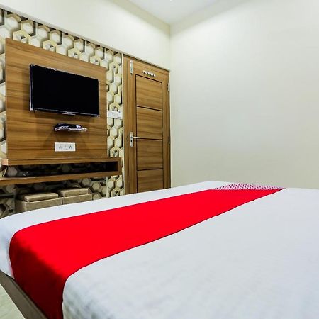 Oyo 16163 Hotel Shri Hari Ujjain Eksteriør billede